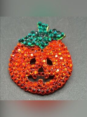 Bejeweled Crystal Rhinestone Pumpkin Jack o’ Lantern Motif Brooch Pin, Jewelry